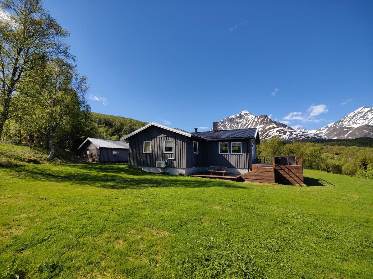 House In The Heart Of The Lyngen Alps With Best View Villa Lyngseidet Eksteriør billede